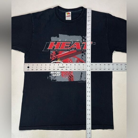VINTAGE Miami Heat 2002 Graphic T-shirt Men Large Black Short Sleeve - Picture 6 of 6